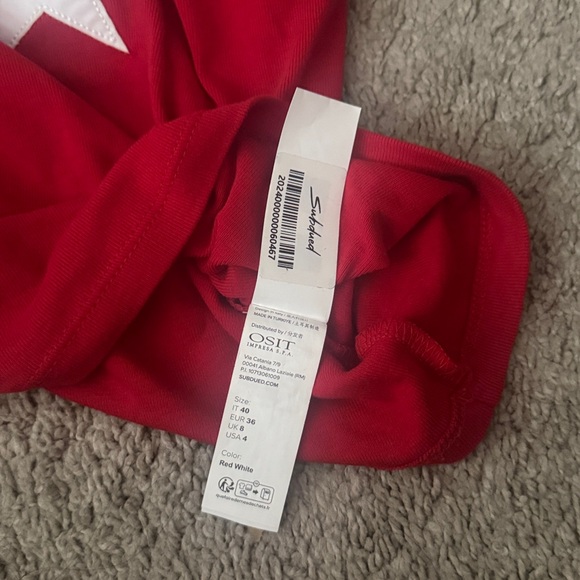 Subdued
STAR TOP - Picture 6 of 6